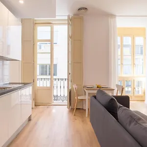 https://premium-soho.hotelsinnerja.org
